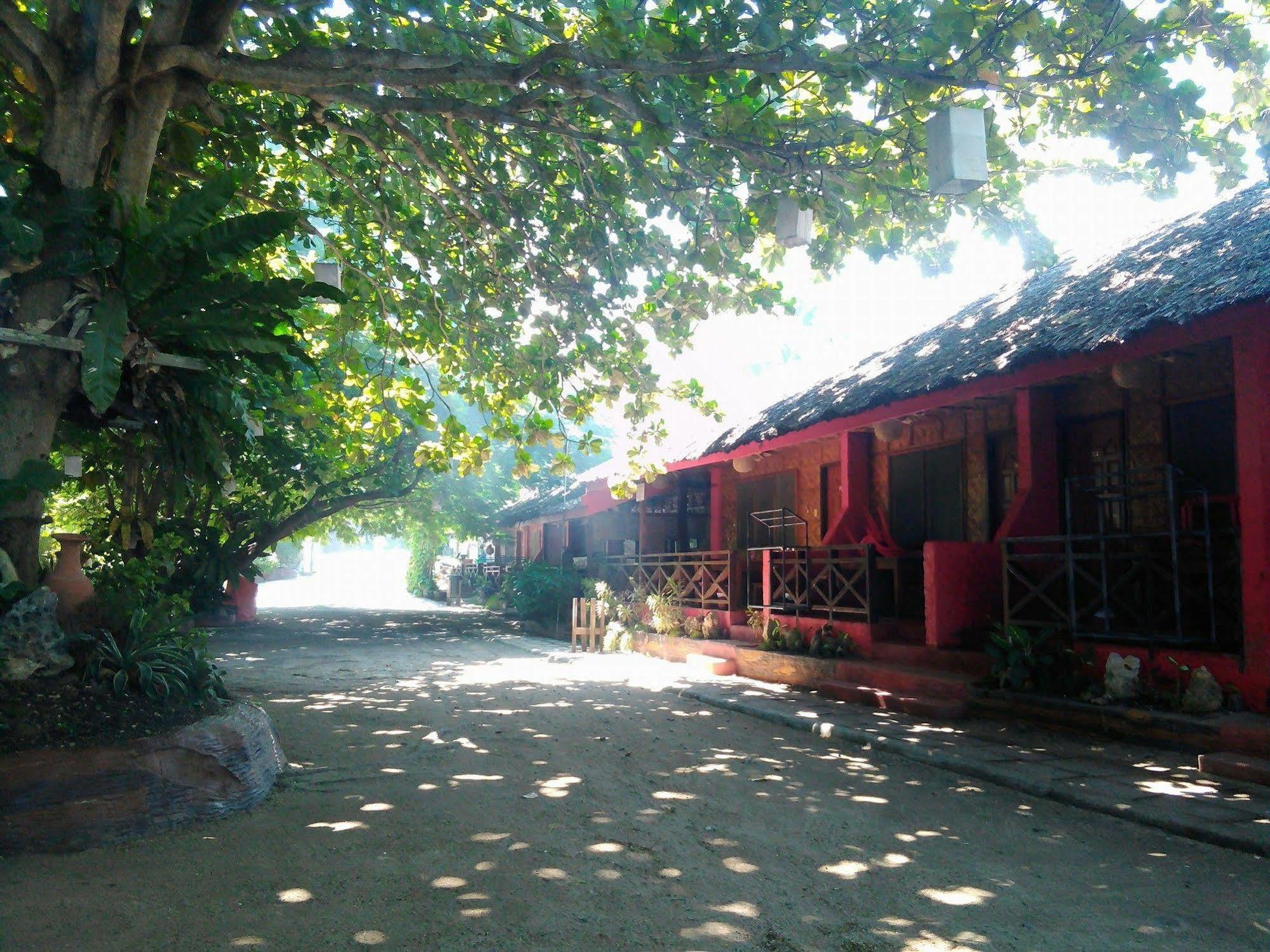 Hk Beach Resort And Restaurant 몰볼 외부 사진