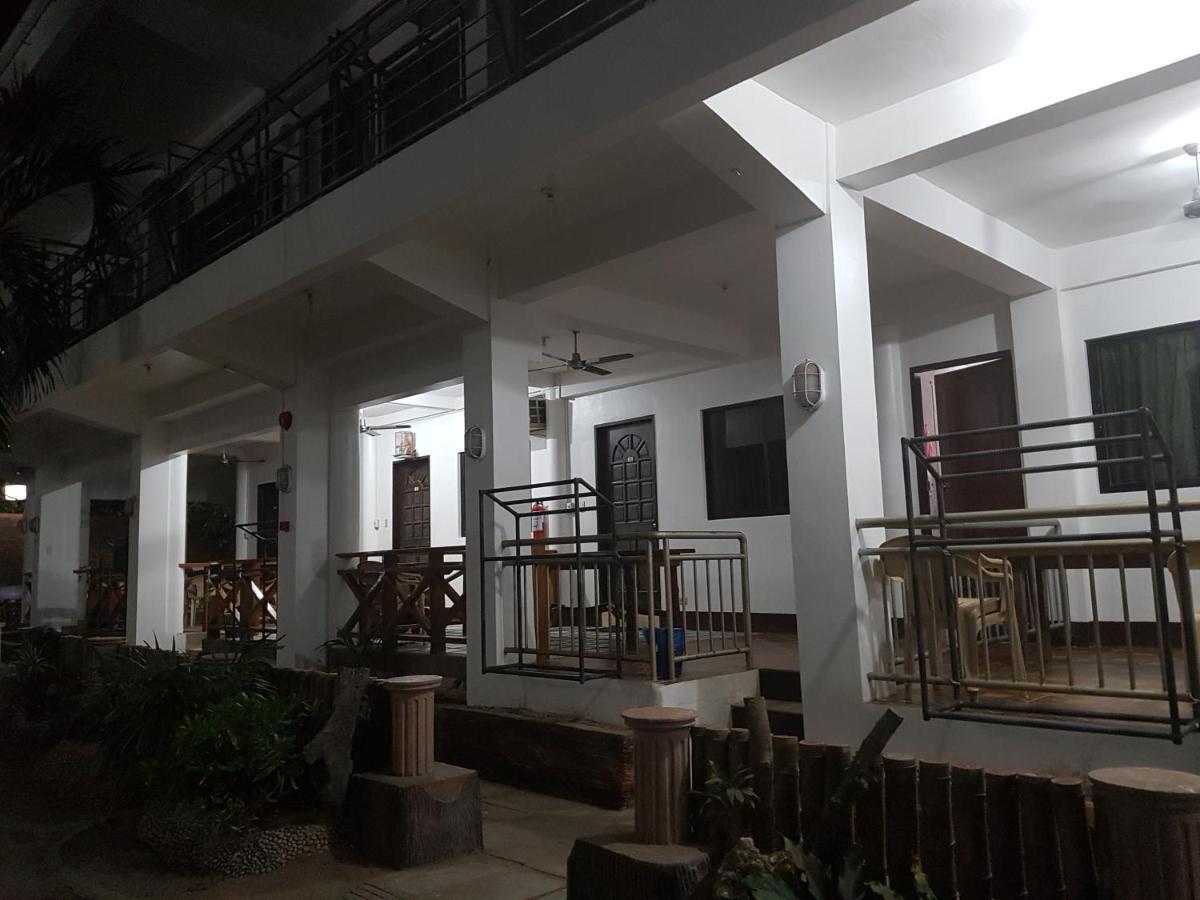 Hk Beach Resort And Restaurant 몰볼 외부 사진